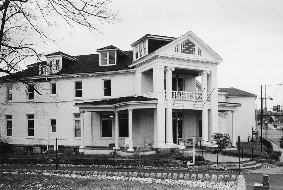 [Phót~ó cré~dít: D~HR, cá~ 1996]